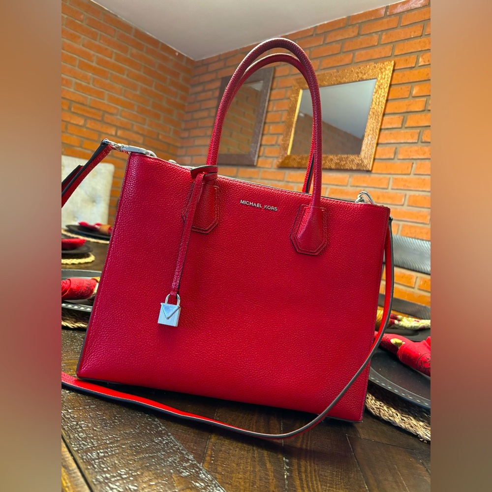 Michael Kors Mercer Grand Studio Convertible Cherry Leather Bag😍